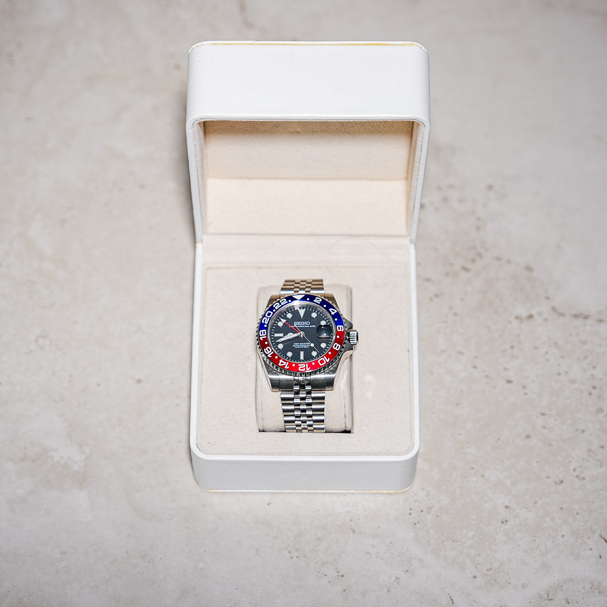 Seiko Mod GMT – Pepsi Bezel with Jubilee Bracelet