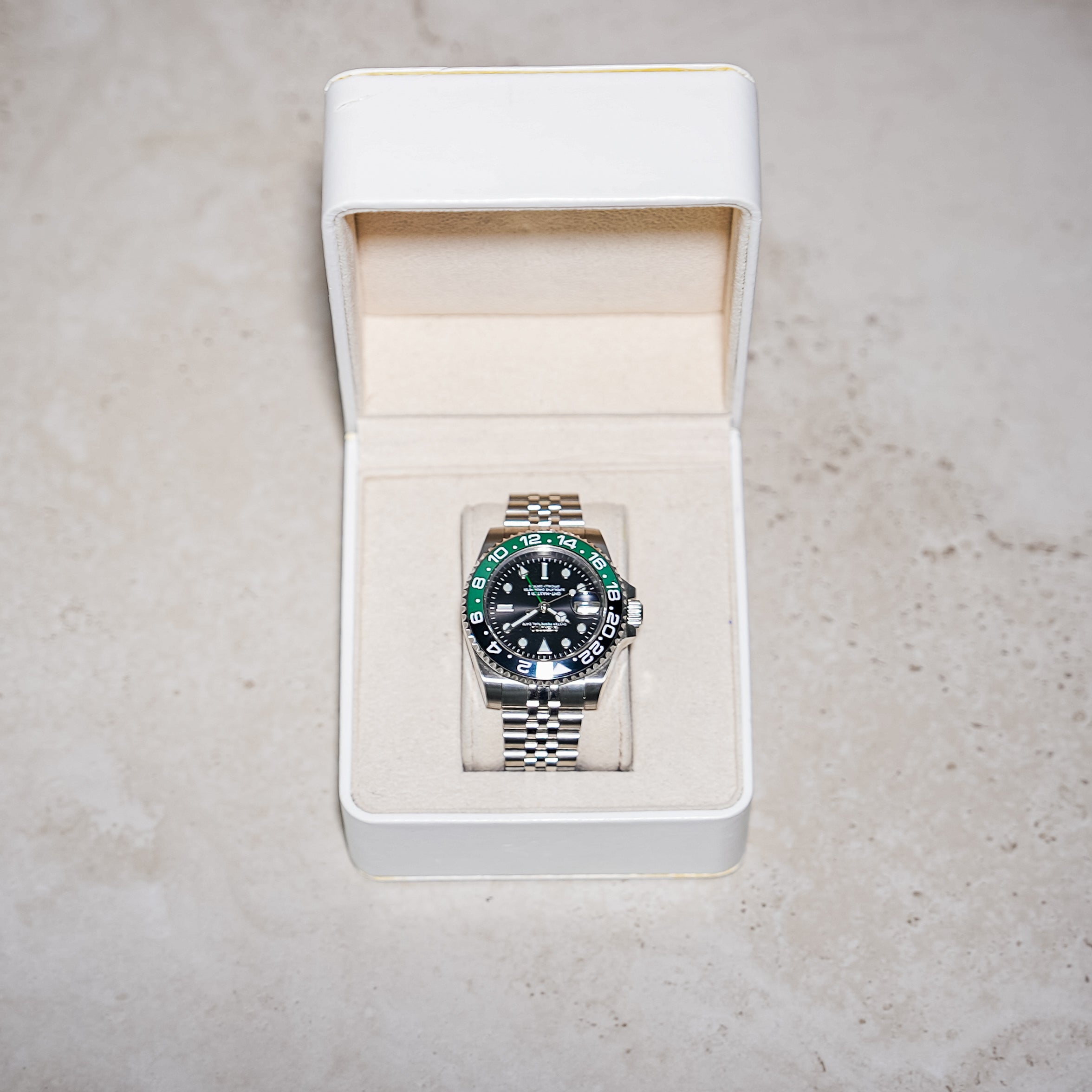 Seiko Mod GMT – Sprite Bezel with Jubilee Bracelet